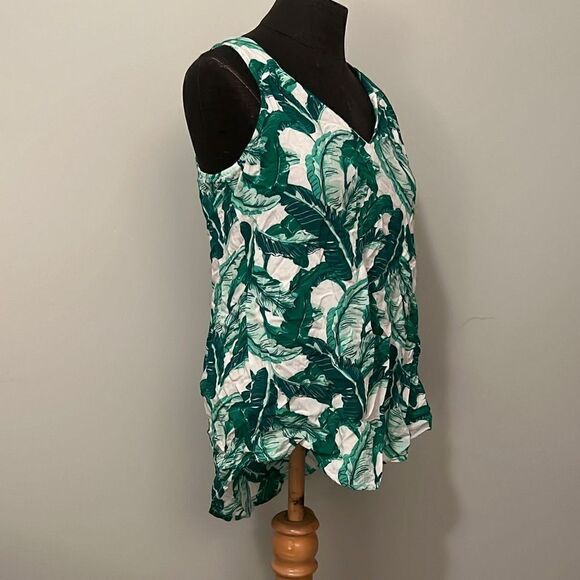 Green Tropical Hi-Low Tank Top - Picture 2 of 5
